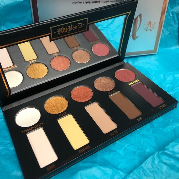 KVD Metal Matte palette. BNIB NWT - Picture 2 of 3